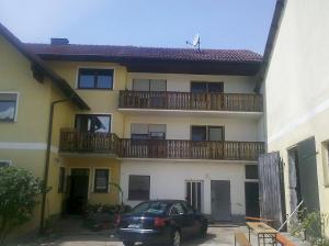 Ehemaliges landwirtschaftliches Anwesen mit Wohn- und Gasthaus