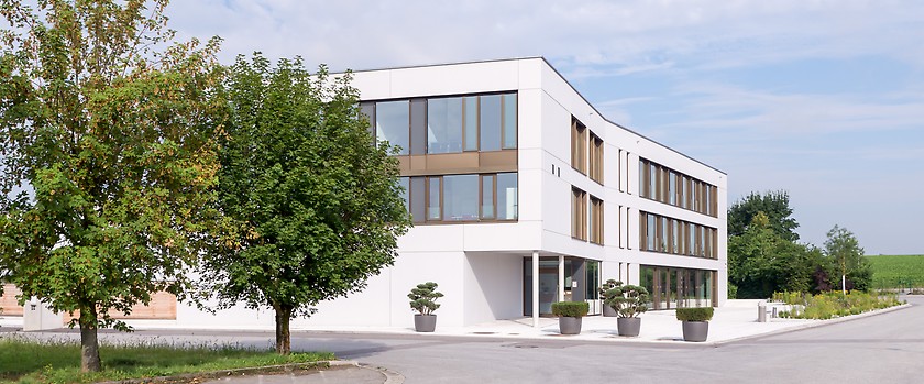 Nachhaltiges Büro- und Verwaltungsgebäude in Leiblfing
