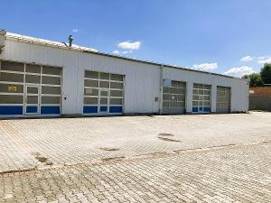 Seitenansicht Hallen.jpg