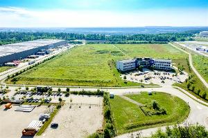 Das Industriegebiet Nord/Unterer Sulzbogen mit der angrenzenden Halle des Logistikunternehmens Loxxess und dem neuen 